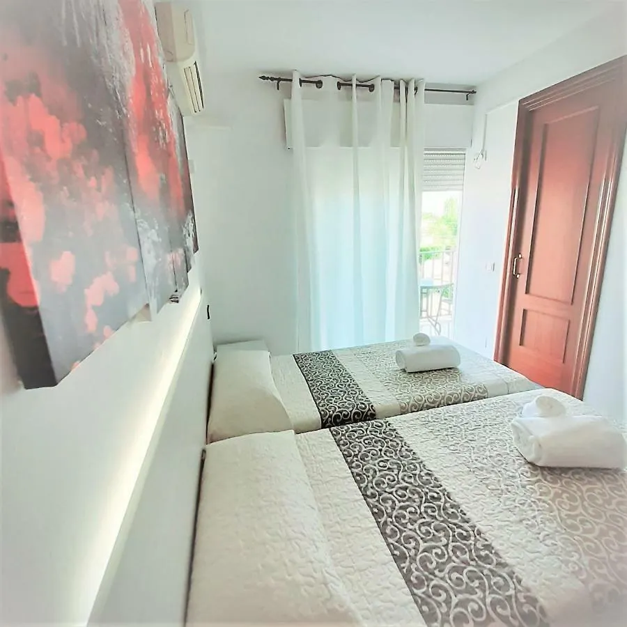 Hostal Kokkola 푸엔히롤라 0*,