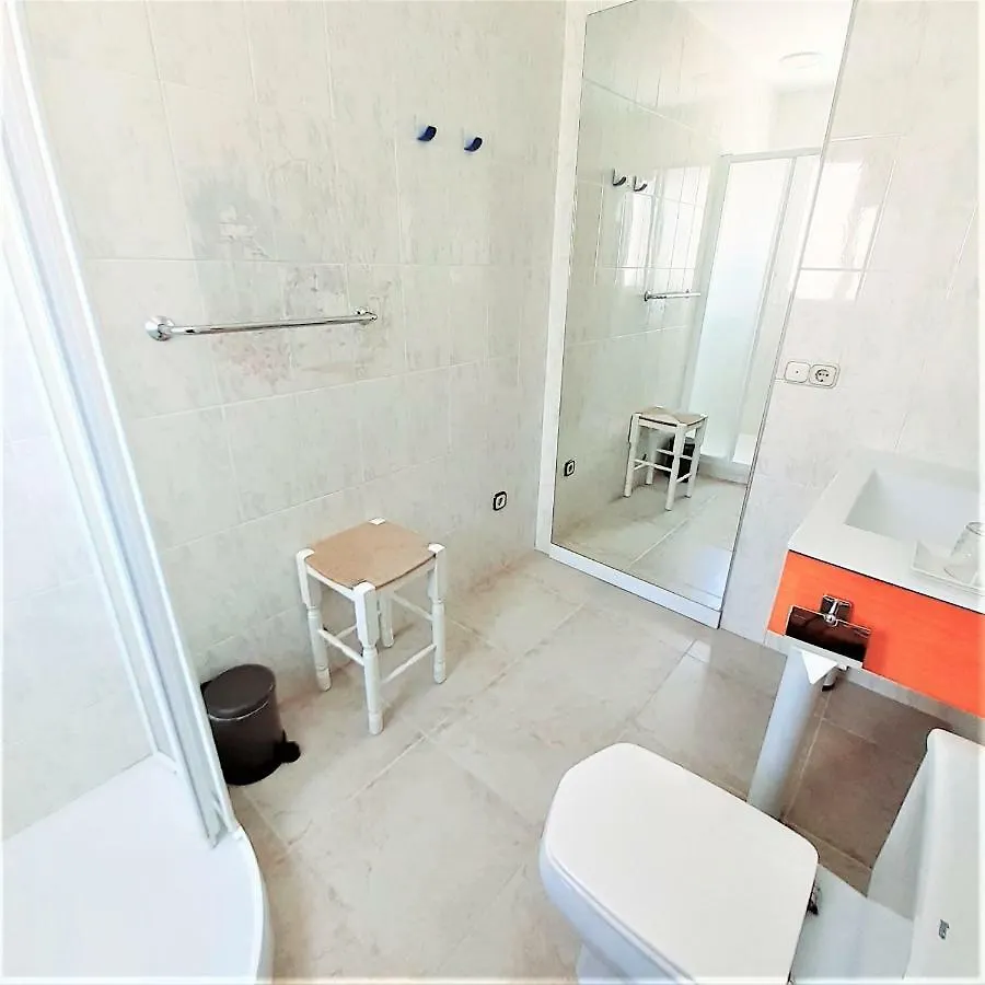 게스트하우스 Hostal Kokkola 푸엔히롤라 스페인