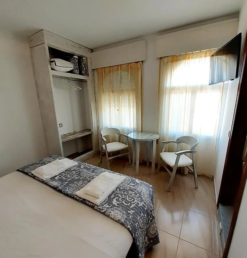 게스트하우스 Hostal Kokkola 푸엔히롤라