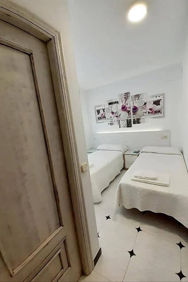 Hostal Kokkola 푸엔히롤라 게스트하우스
