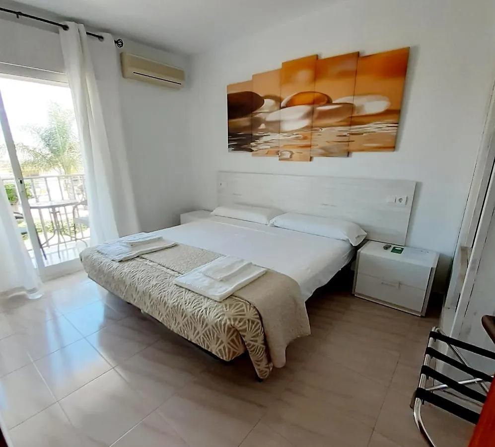 Hostal Kokkola 푸엔히롤라